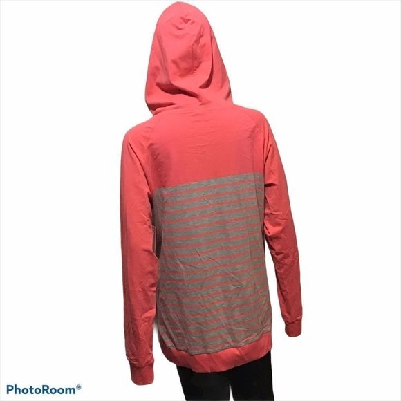 Souvenirs Northern Quebec Canada sweatshirt Size XLarge - Picture 2 of 5